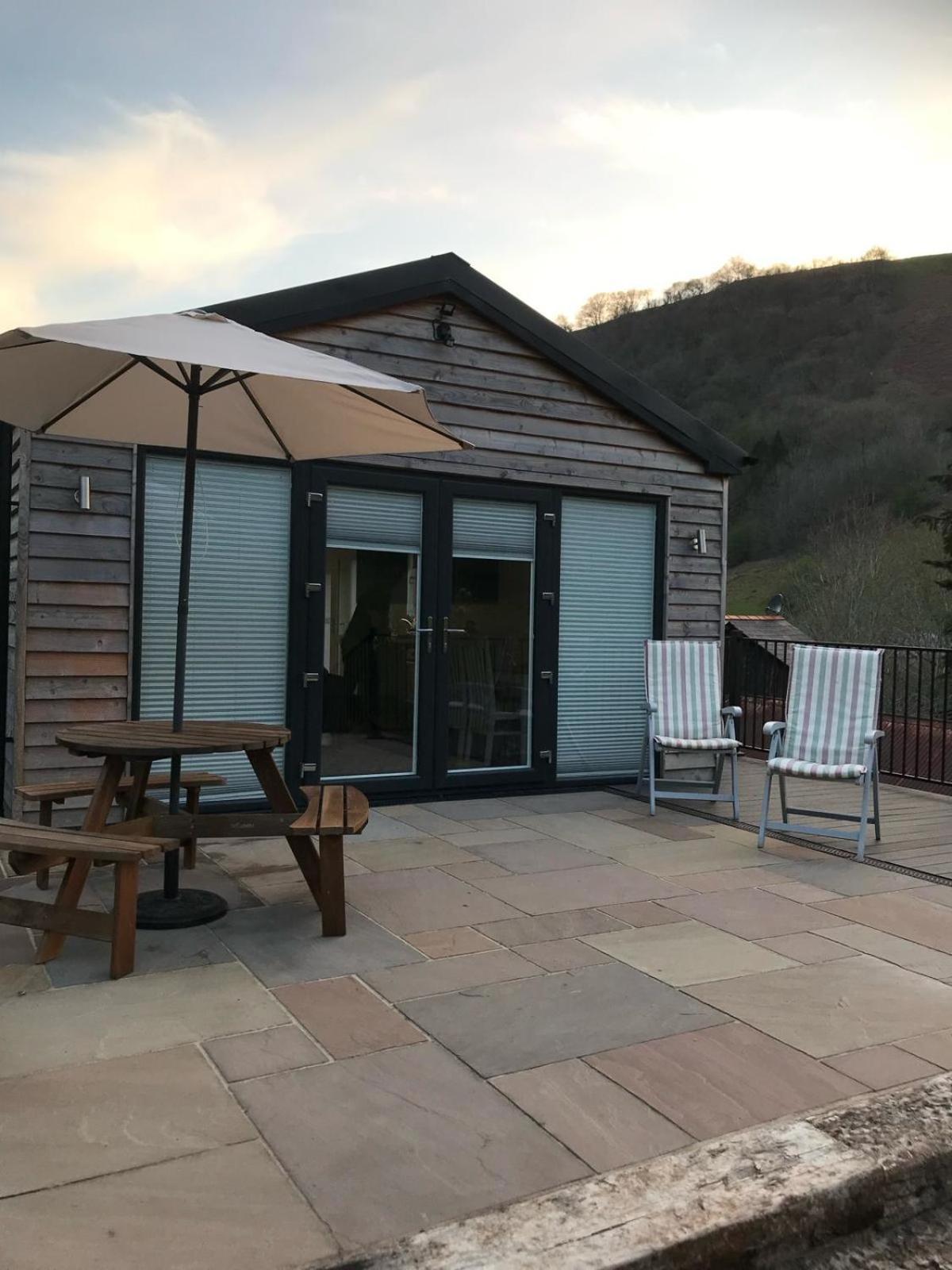 The Lodge Llangollen Ngoại thất bức ảnh