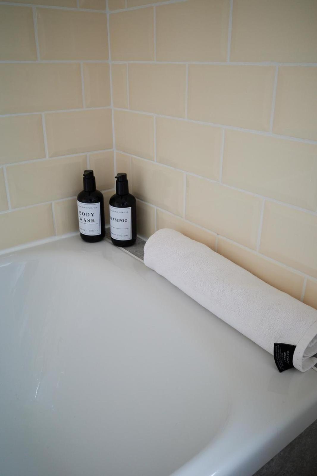 The Lodge Llangollen Ngoại thất bức ảnh